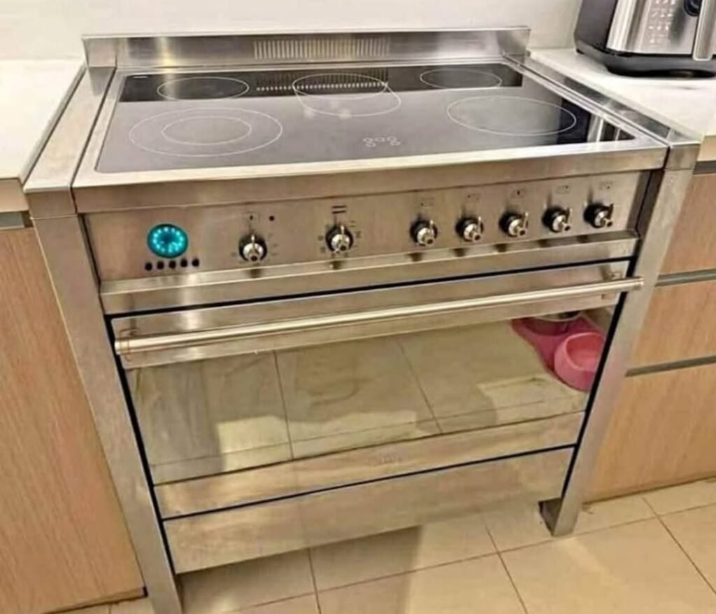 Smeg Electric Ceramic Cooker, Italy Made, Top Quality, Modern Design