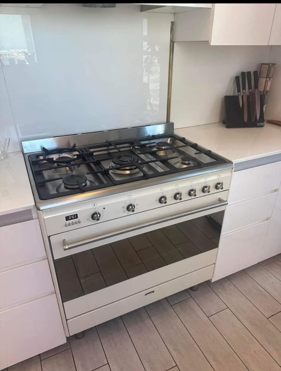 Smeg Gas Cooker 90x60cm – Italy Made, New Model, Advanced Features, Stylish Design