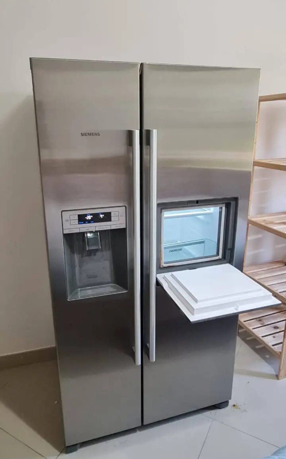 Siemens IQ700 Refrigerator with Mini Bar – Modern Design, Advanced Cooling, New Version