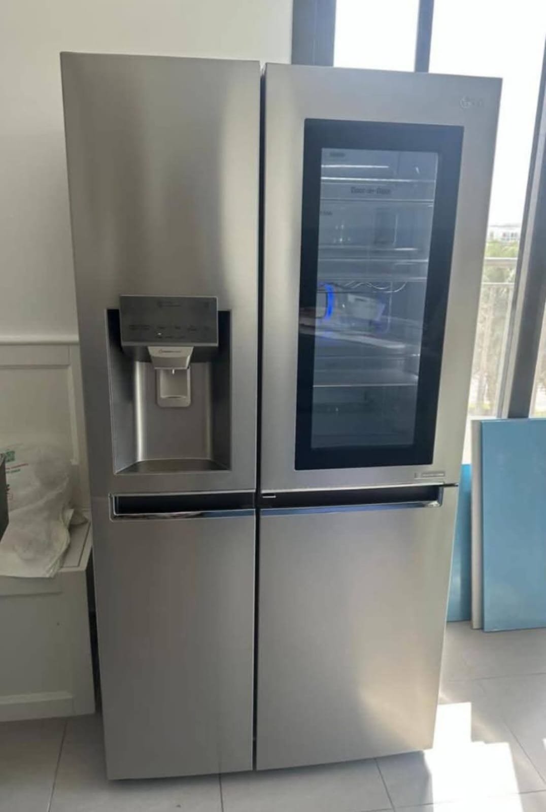 LG InstaView Refrigerator, Ice Maker, Water Dispenser, Innovative Glass Panel Door